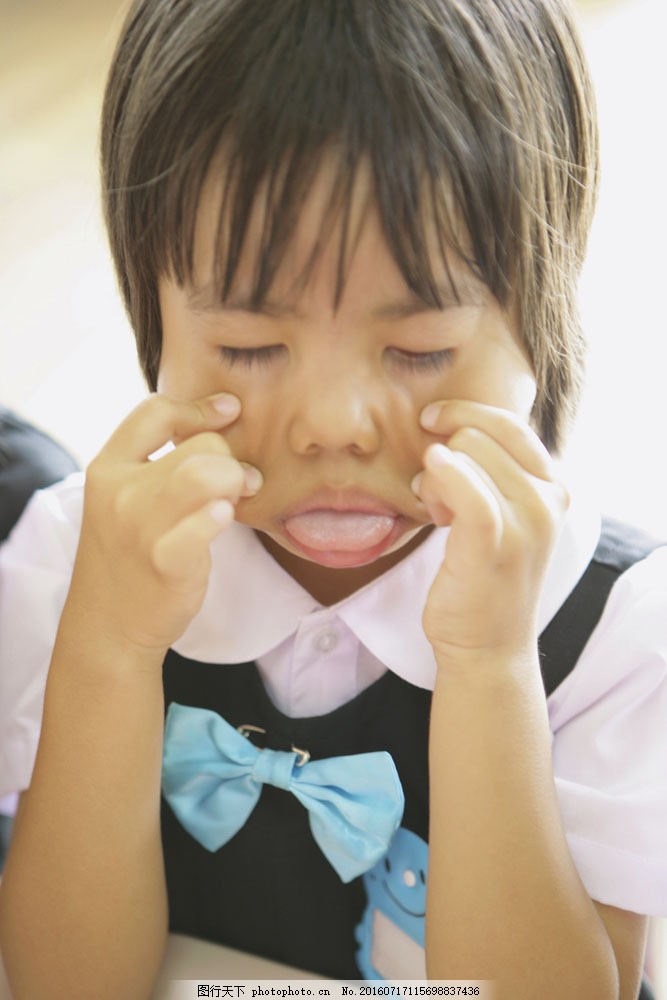 扮鬼脸 图行天下